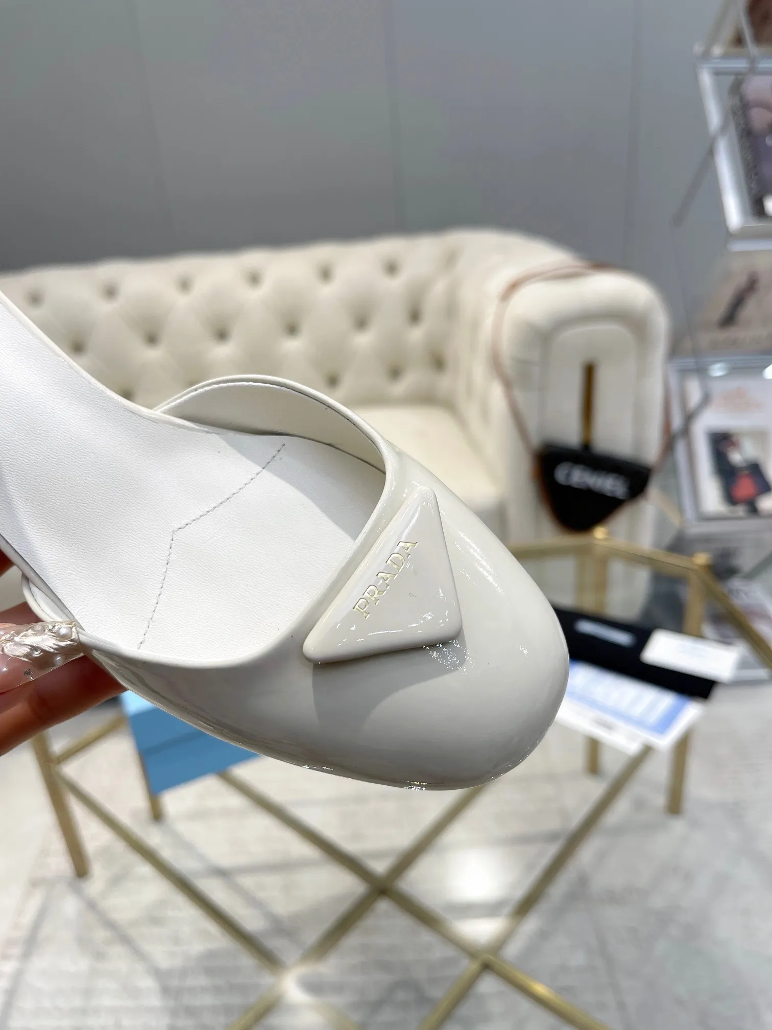 👟👟Ex-factory price 560👟👟 (imitation leather bottom-20) PRADA 👉Ready stock👈Remove the original plate and make a 1:1 replica‼ ️The highest version 👌2024Prada early spring catwalk celebrity hot style 😘The latest spring style thick heel series (genuine leather sole) (simulated leather sole) goddess must-have super beautiful on the feet 👉The upper is made of imported cow patent leather, soft and textured, lining + foot pads, imported sheepskin lining, breathable and comfortable, reverse molded brand buckle, heel height 4.5M, size 35M-39M (34 40 4142 Custom-made (no returns or exchanges)